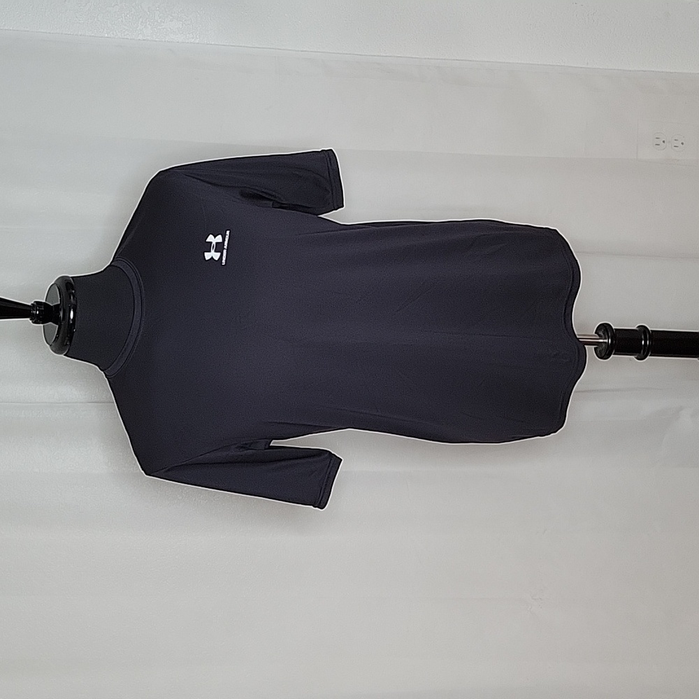 Under Armour short sleeve tee Lg